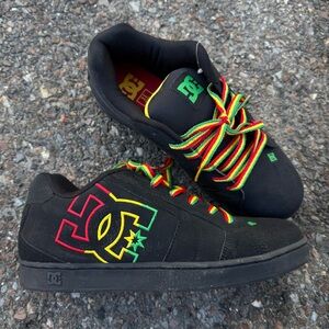 DC Net Black Rasta Sneakers Shoes Mens Size 11 Casual Skateboarding EUC Box